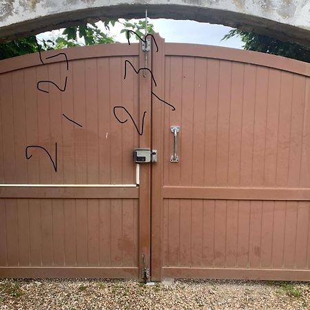 Maison Marylene Possibilite De Louer 2 Chambres Et Un Lit 1Place Supplementaire Ici C'Est Calme Et Simple Entretien Et Petit Dejeuner A Regler Sur Place Vous Gagnez 16 Pour-Cent Givry  Eksteriør bilde